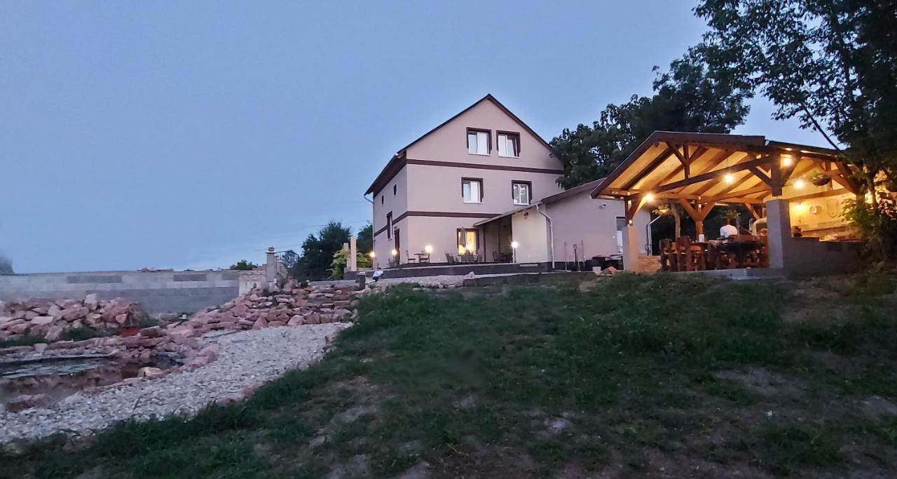 Villa Verteskacsa Vertesacsa Exterior photo